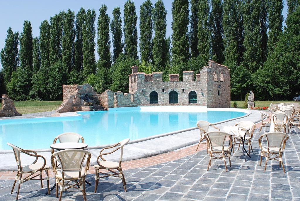 Tenuta Il Tenchio Hotel Lacchiarella Exterior foto