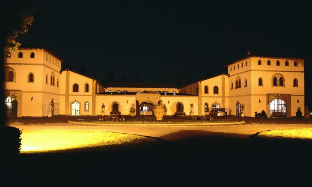 Tenuta Il Tenchio Hotel Lacchiarella Exterior foto